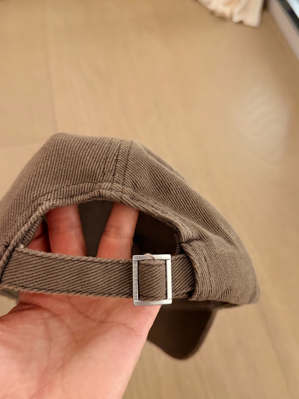 Jacquemus Washed Taupe cotton Baseball Cap - Picture 4 of 9